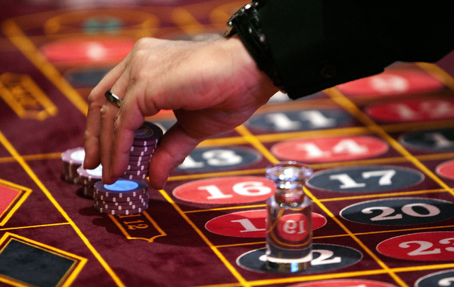 Cách quản lý tài chính khi chơi Roulette tại F8BET